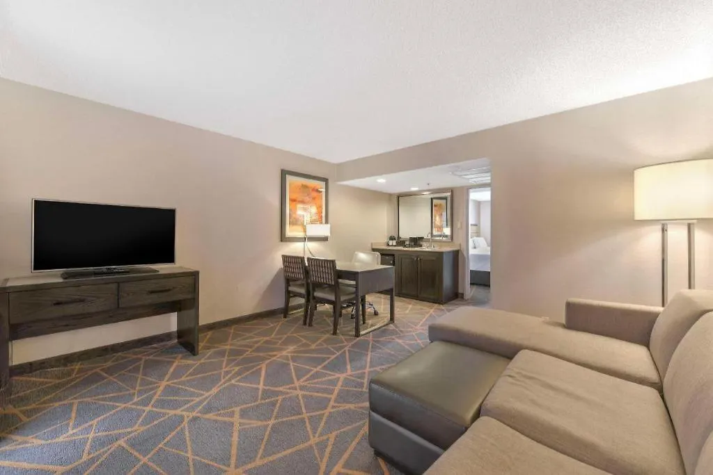Embassy Suites By Hilton Denver Tech Center North 3*,